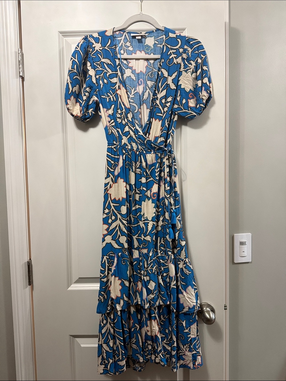 Knox Rose Blue Floral Wrap Midi Dress with Puff Sleeves